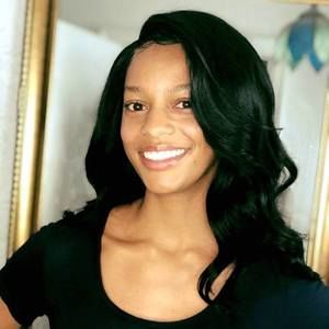 Meet your Posher, Daynelle